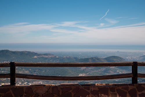 Gratis stockfoto met bergen, blikveld, hek