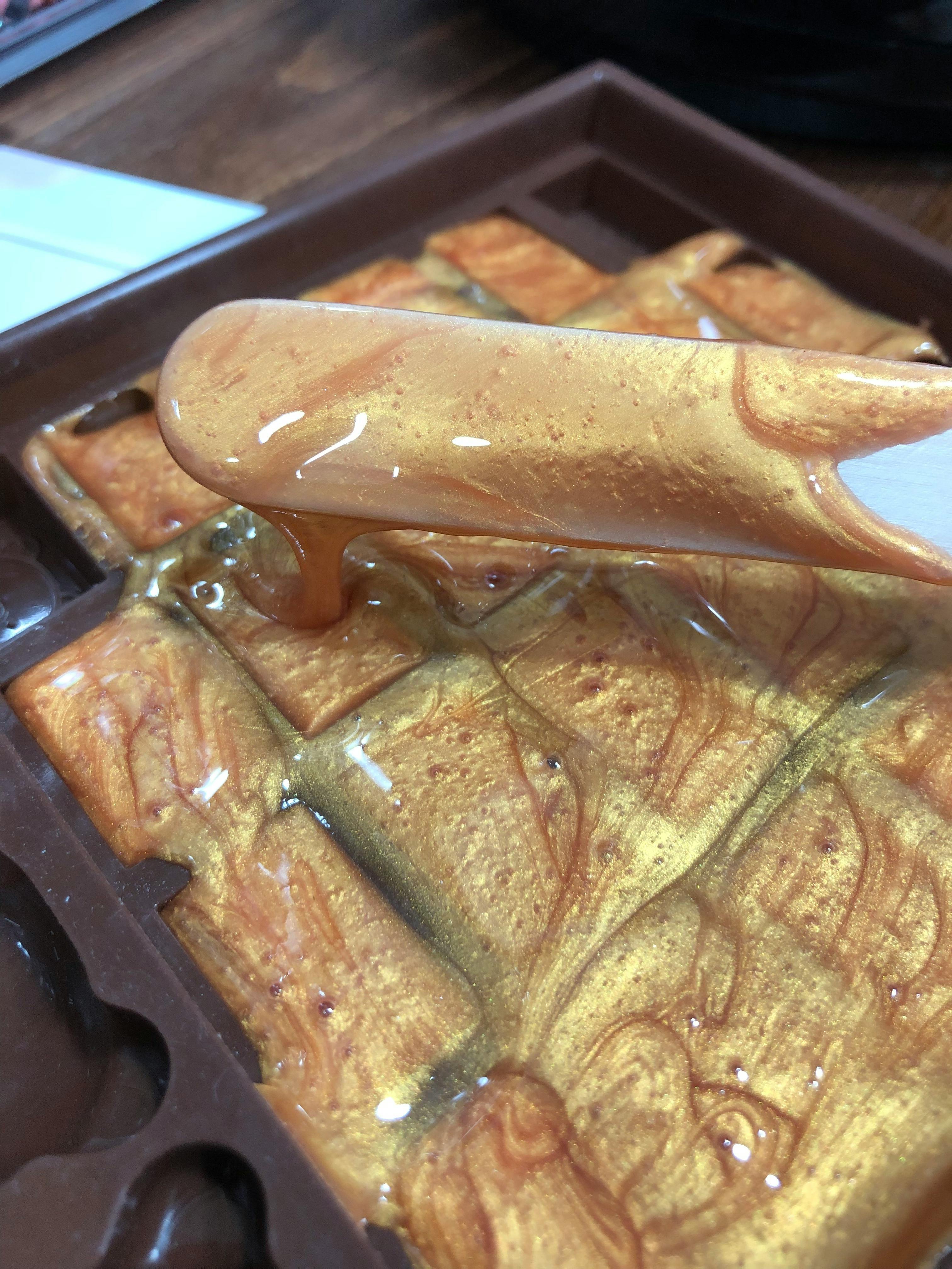 Auswahl an bunten indischen Diwali-Süßigkeiten (Mithai)