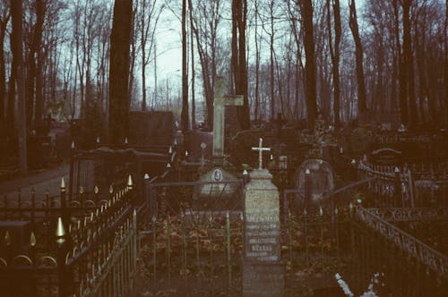 Free Δωρεάν στοκ φωτογραφιών με επιτύμβιες στήλες, μέρος ταφής, νεκροταφείο Stock Photo