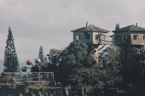 Darmowe zdjęcie z galerii z niszczejący, opuszczony, park rozrywki