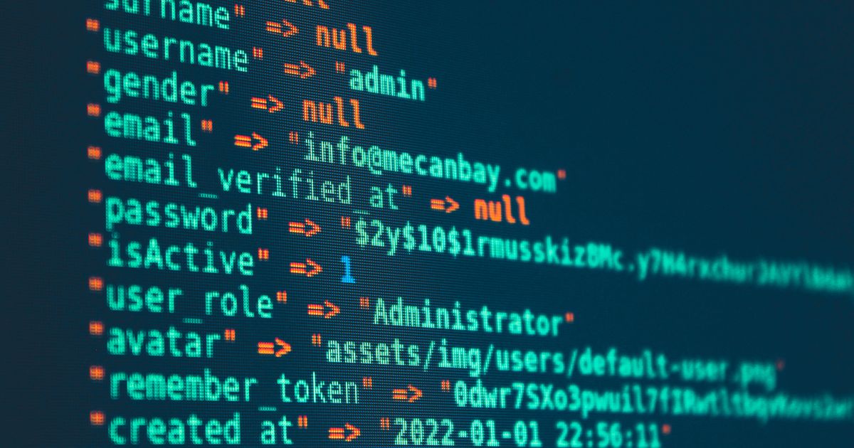 A non-traditional candidate transitioning into cybersecurity, highlighting the role of previous experience.