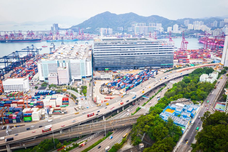 配图