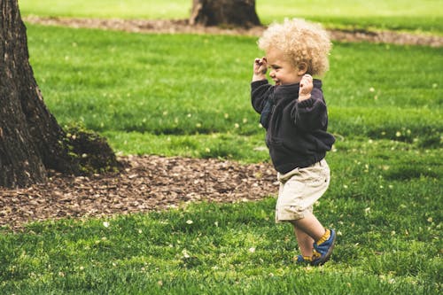 Foto De Niño Corriendo