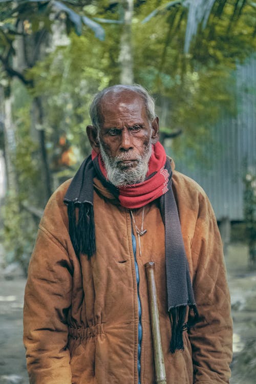 亚洲老人, 冬裝, 棕色夹克 的 免费素材图片