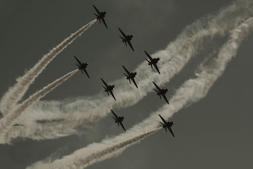 Gratis Foto stok gratis Angkatan Udara, asap, bayangan hitam Foto Stok