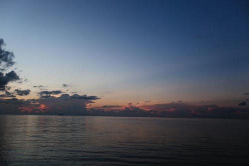 akşam karanlığı, deniz, doğal görünüm içeren Ücretsiz stok fotoğraf