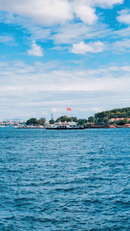 Kostenloses Stock Foto zu bewölkter himmel, blaues meer, gewässer