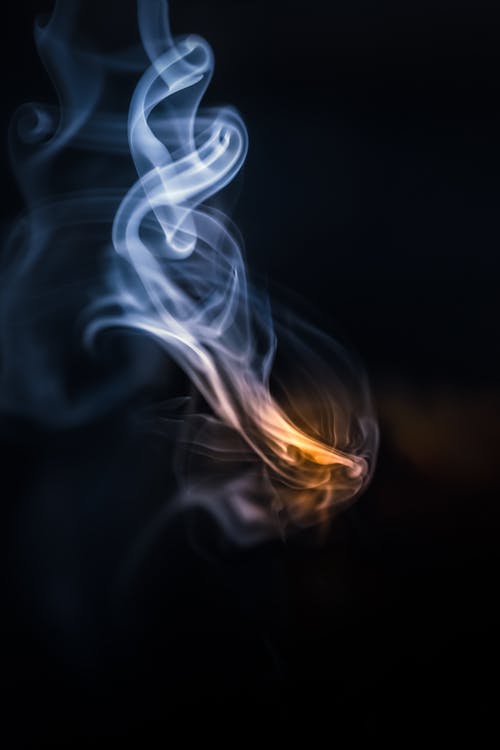 aydınlatılmış, dikey atış, duman içeren Ücretsiz stok fotoğraf
