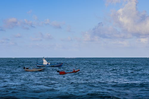 Bezpłatne Darmowe zdjęcie z galerii z łodzie, morze, niebieska woda Zdjęcie z galerii