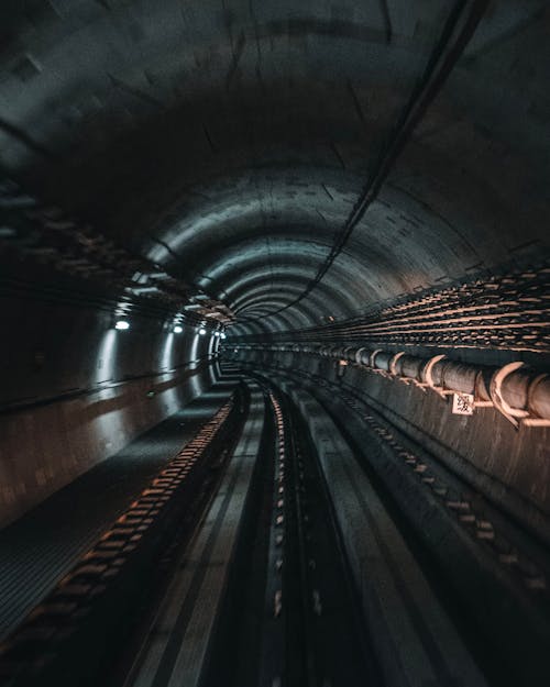 beton, dikey atış, tünel içeren Ücretsiz stok fotoğraf