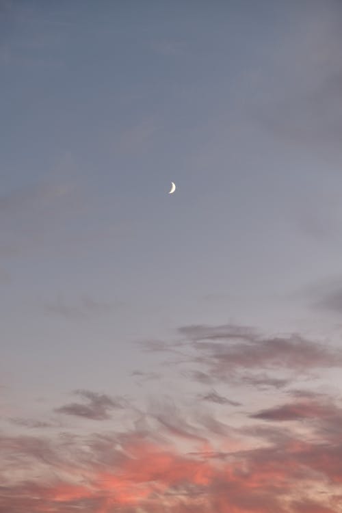 Photos gratuites de ciel, croissant de lune, espace de copie