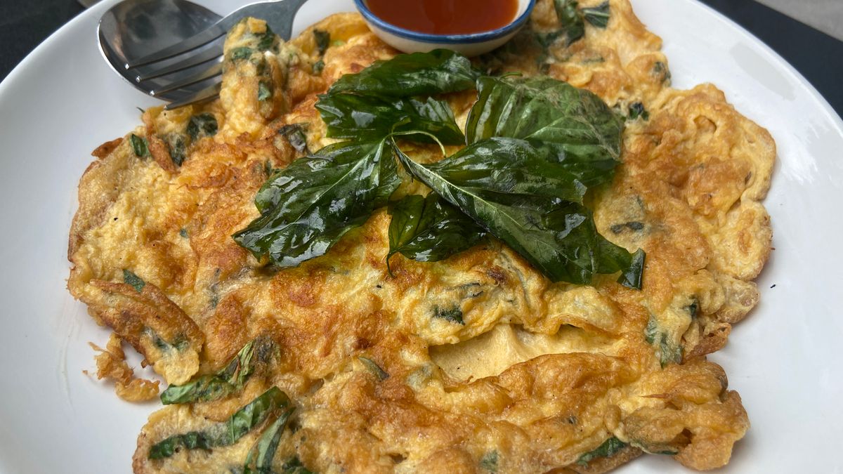 Fine-herb omelette