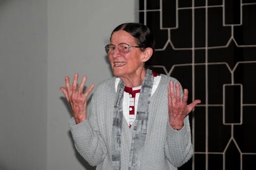 Immagine gratuita di 60 anni, donna asiatica, espressione