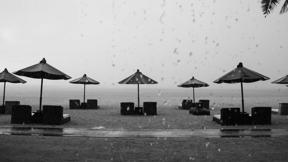 how many days does it rain bali december?