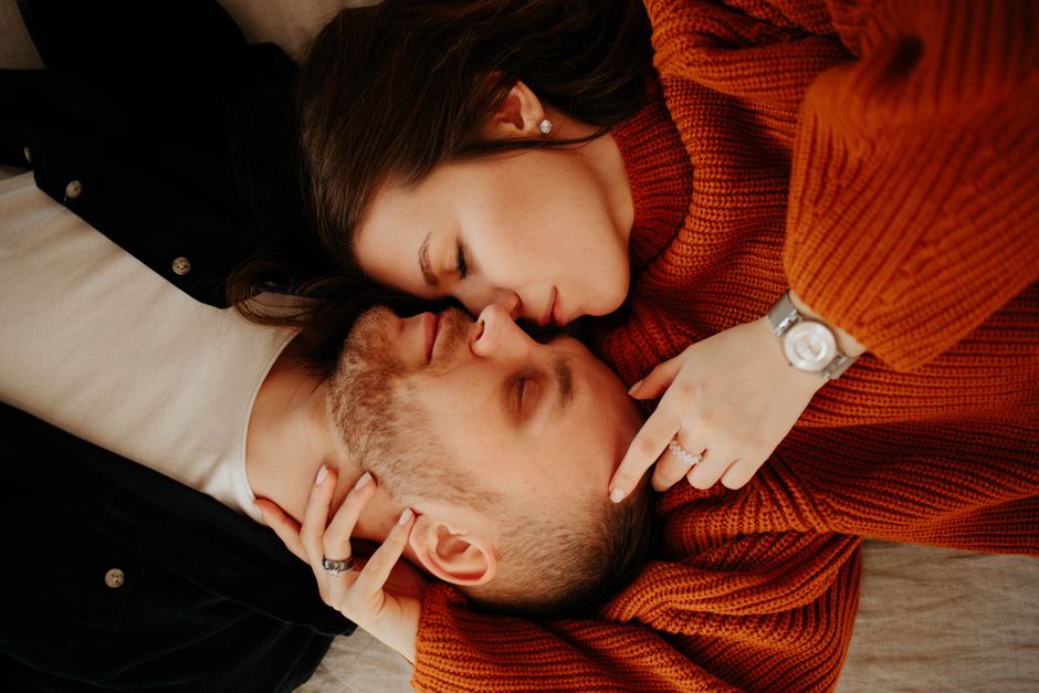 Practical Tips for Synchronizing Emotional Intimacy and Biological Timing