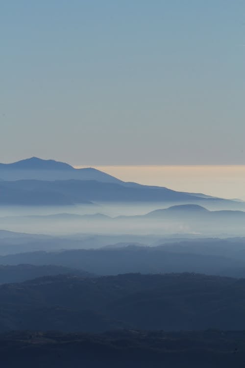 dağlar, dikey atış, doğa içeren Ücretsiz stok fotoğraf