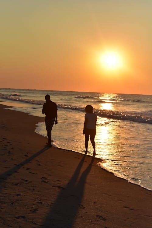 Free stock photo of beach, beach waves, couple walking