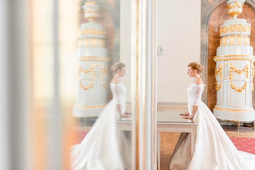 Foto profissional grátis de atraente, beca, casamento