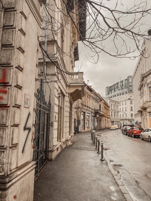 Fotobanka s bezplatnými fotkami na tému asfaltová cesta, betón, budovy