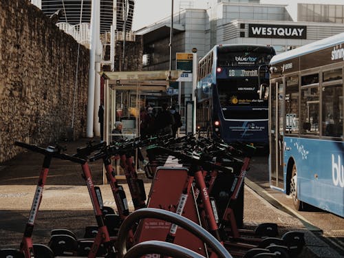 Fotos de stock gratuitas de aparcamiento, autobuses, parada de autobús