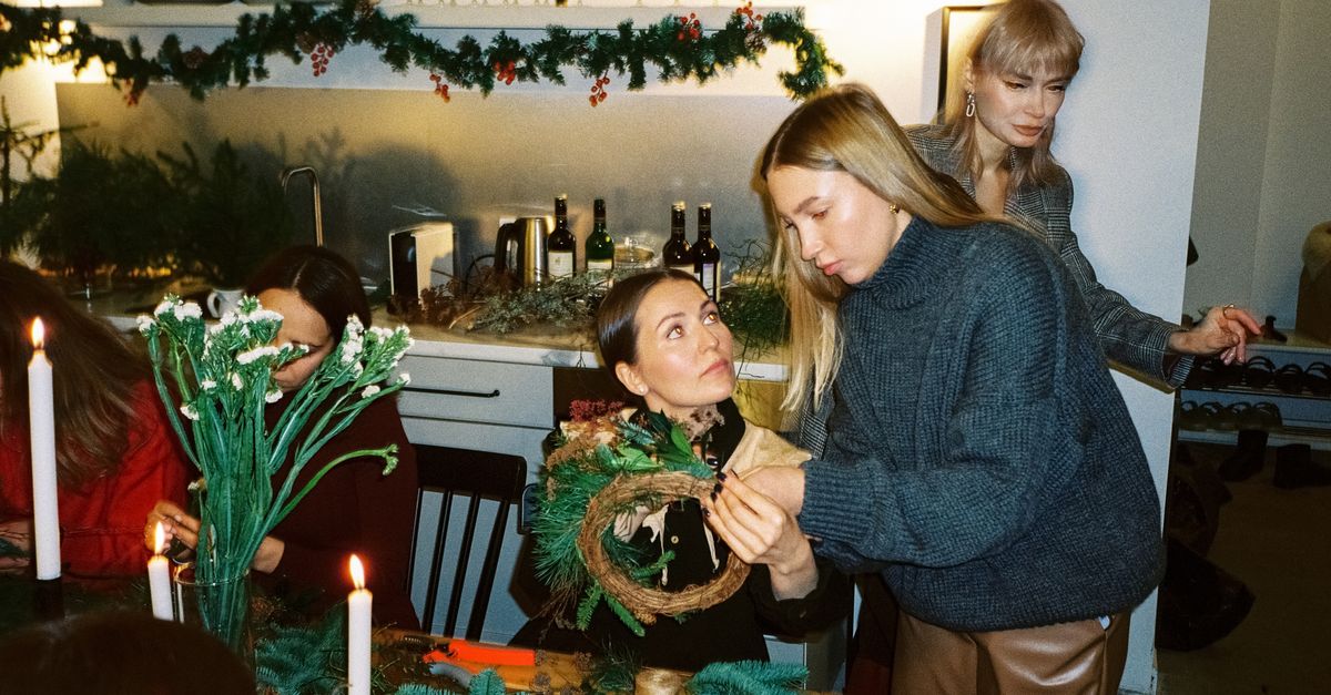 Why Your DIY Holiday Wreath Looks Homemade in the Bad Way (And the Fix Every Tutorial Skips)