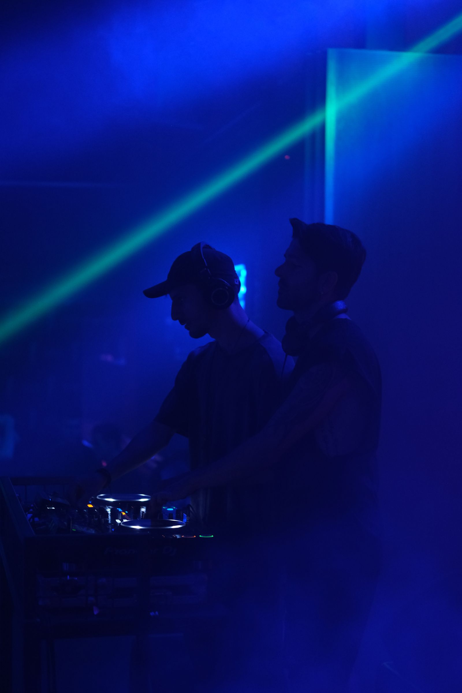 Afro house au bord de la Seine, 3/3