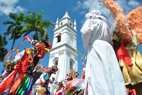 Foto profissional grátis de a vila de los santos, campanário, celebração