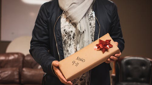 박스, 선물, 손의 무료 스톡 사진