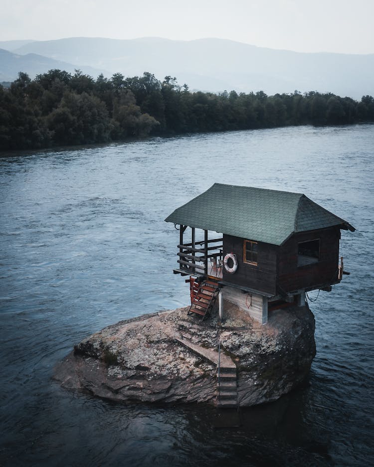 House On Rock On Lake