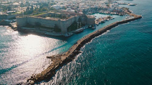 Fotobanka s bezplatnými fotkami na tému budovy, člny, exteriéry