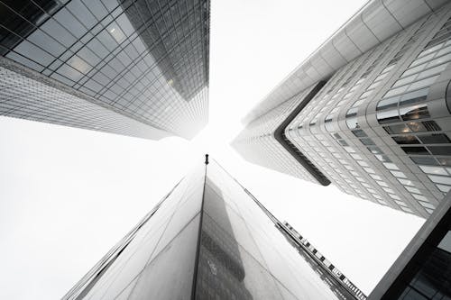 Fotos de stock gratuitas de blanco y negro, ciudad, edificio alto