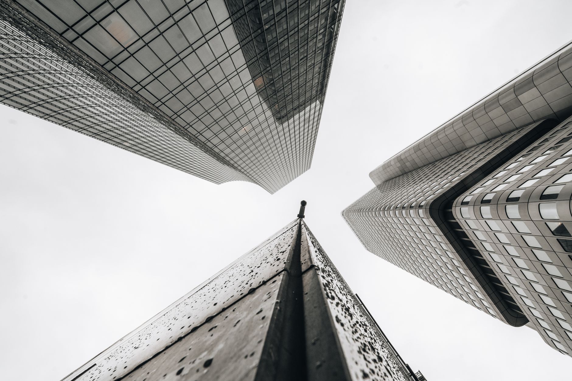 Data Center Expansion Risks Property Rights and Land Values
