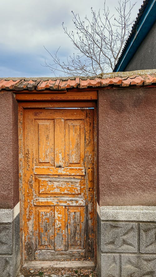 dikey atış, kapı aralığı, rustik içeren Ücretsiz stok fotoğraf