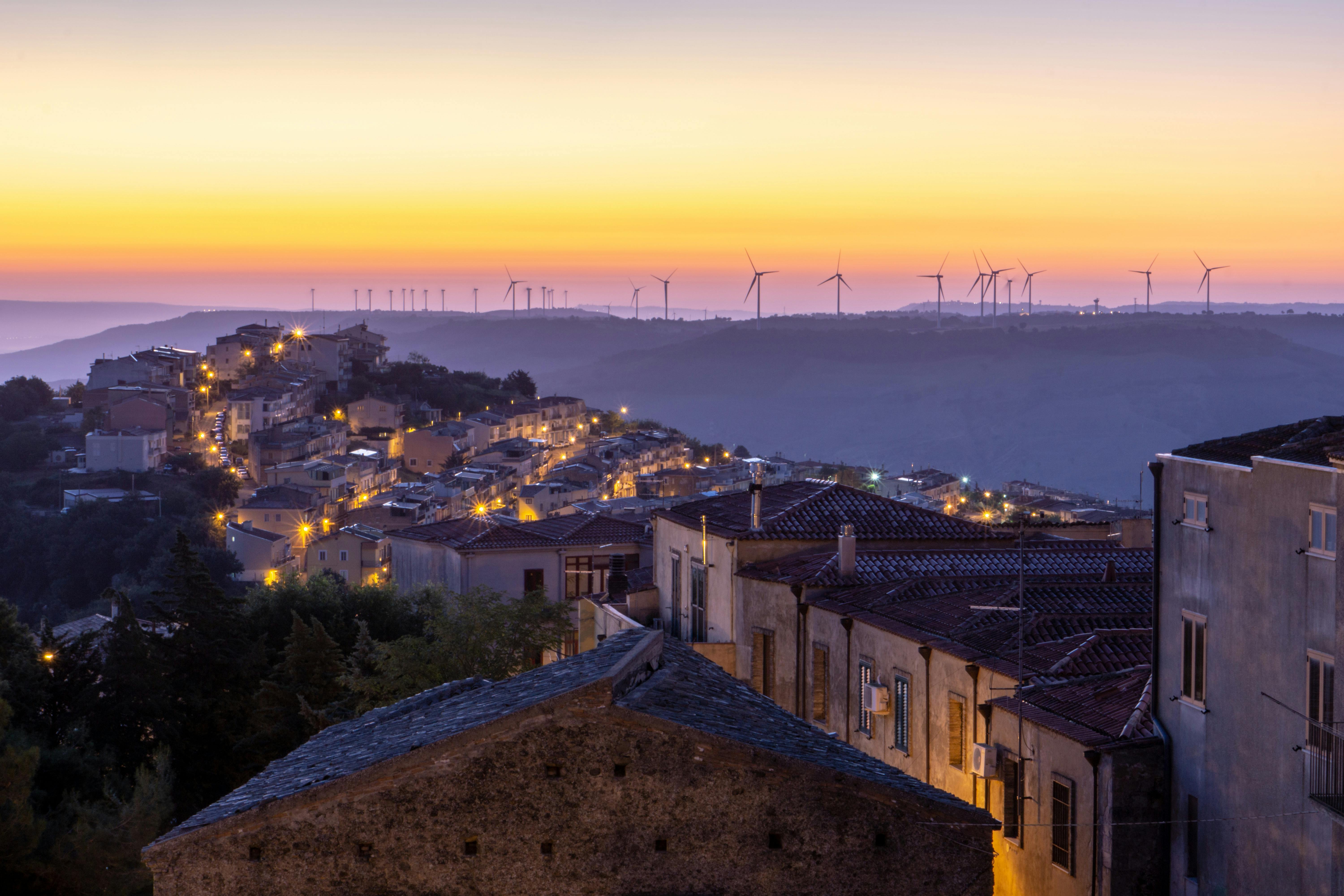 Renewable energy deployment: assessing benefits and challenges for ecosystem services — Photo by Giovanni Filograno on Pexels