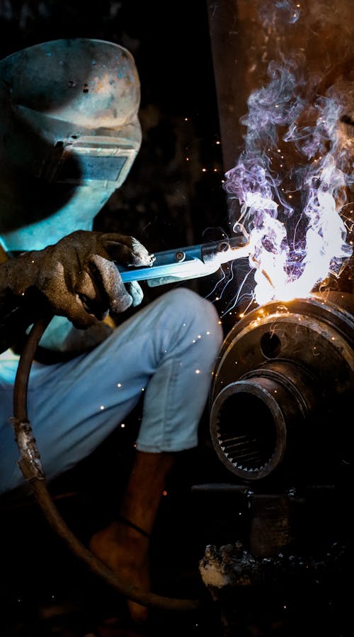 Free A Person Doing Welding  Stock Photo