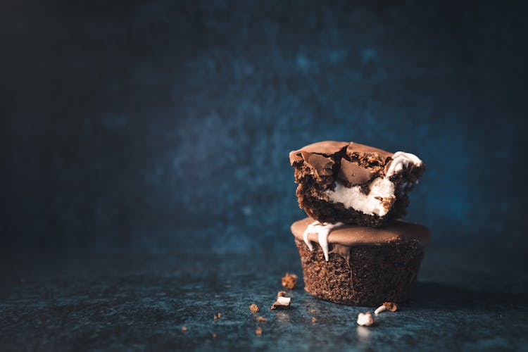 Chocolate Cupcake With White Fillings 