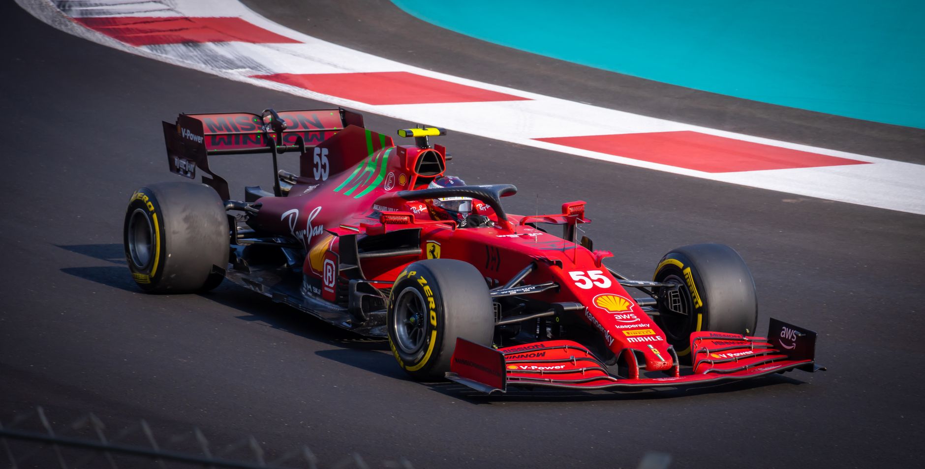 Formula 1 yarış aracı Zandvoort pistinde