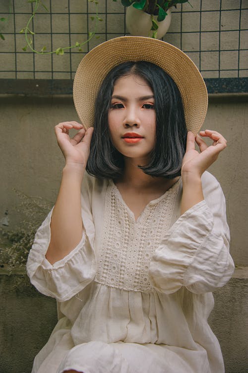 Free Woman Wearing White Long-sleeved Dress Stock Photo