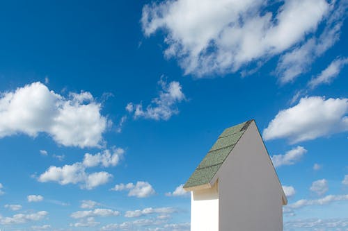 Foto d'estoc gratuïta de a l'aire lliure, cel blau, edifici