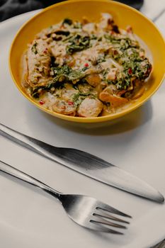 Épinards au curry du Botswana