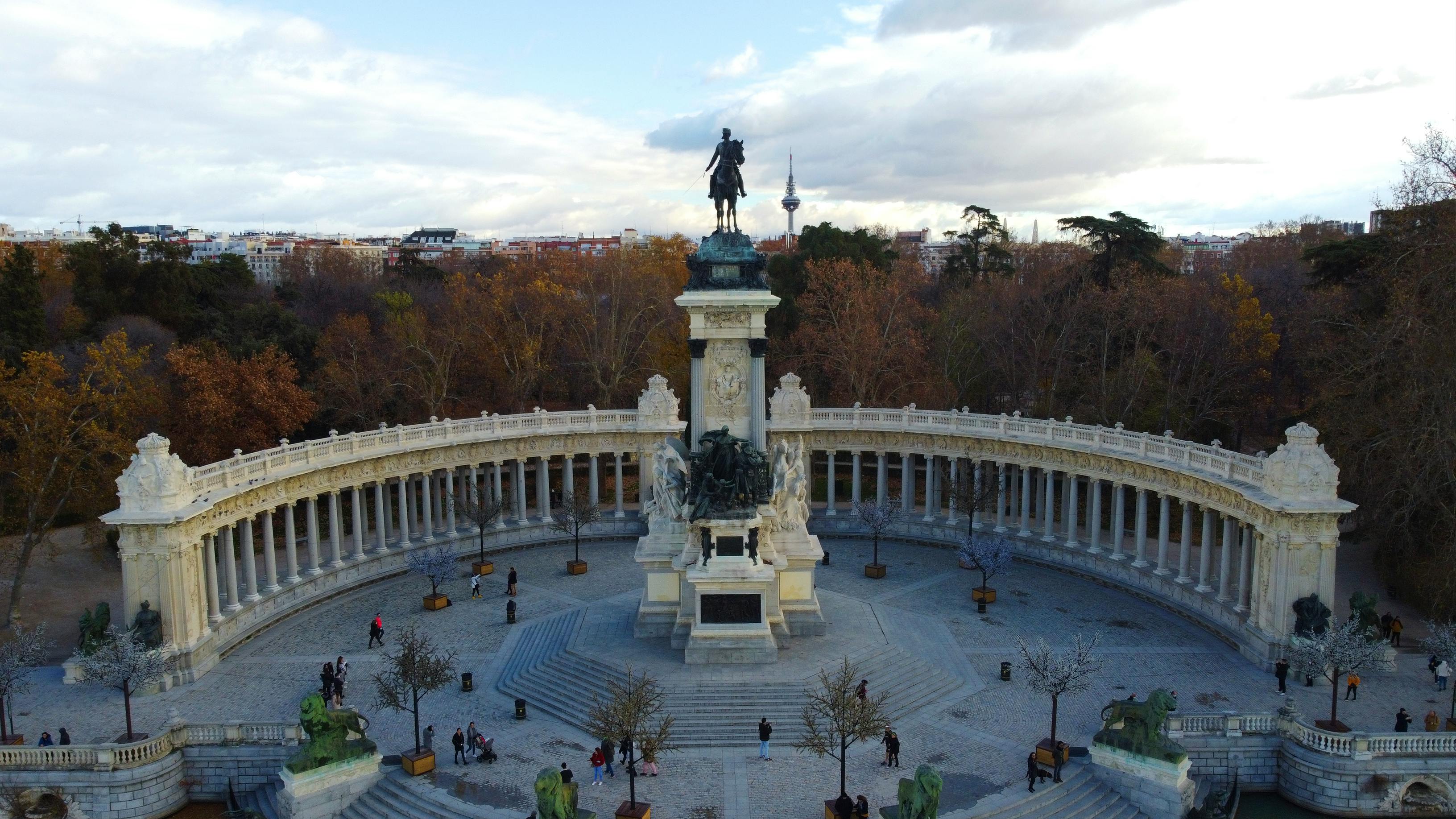 13,378 Retiro Park Images, Stock Photos, 3D objects, & Vectors