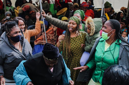 Foto d'estoc gratuïta de acte electoral, cantant, carrer