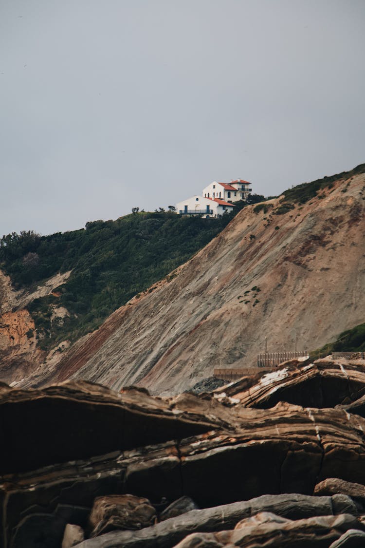 House On A Cliff 