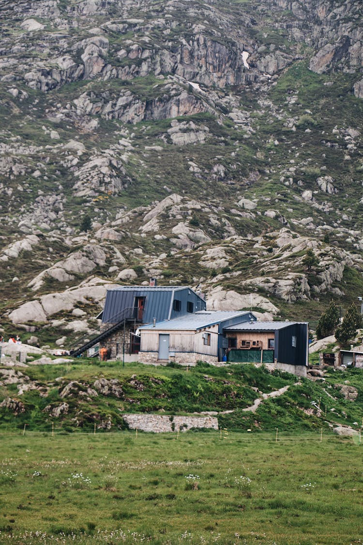 House Under Hill Under Rocks