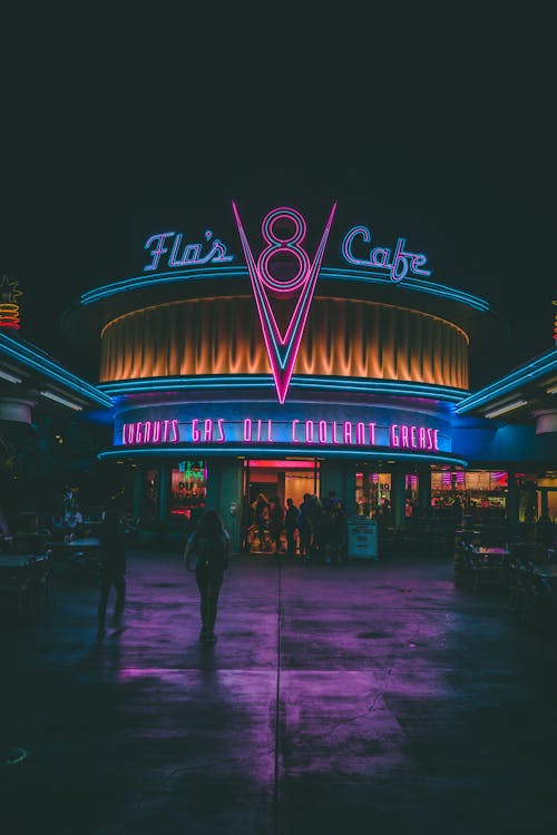 Flo's 8 Café