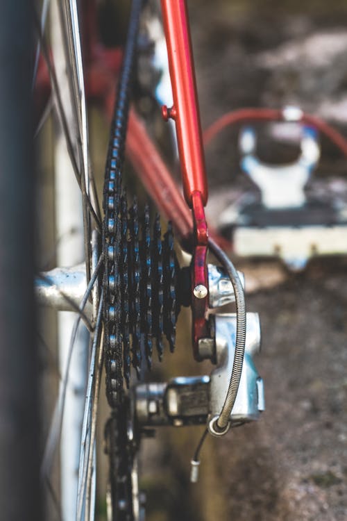 bicycle drivetrain and chain