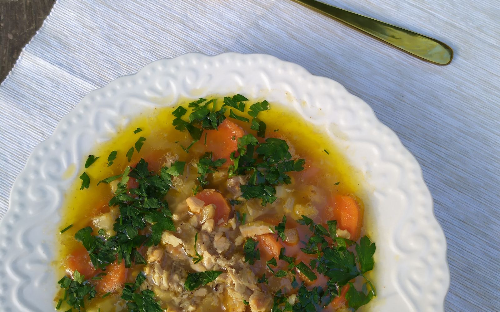 Foto de Canja de galinha com legumes