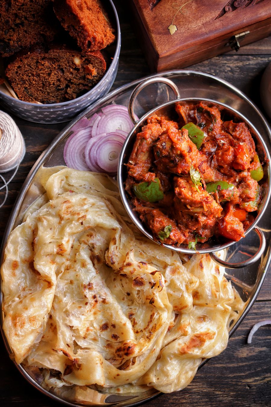 Curry served with sliced onions