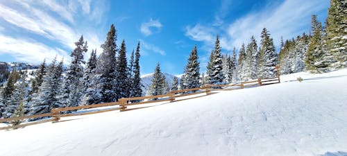 Fotobanka s bezplatnými fotkami na tému horské pozadie