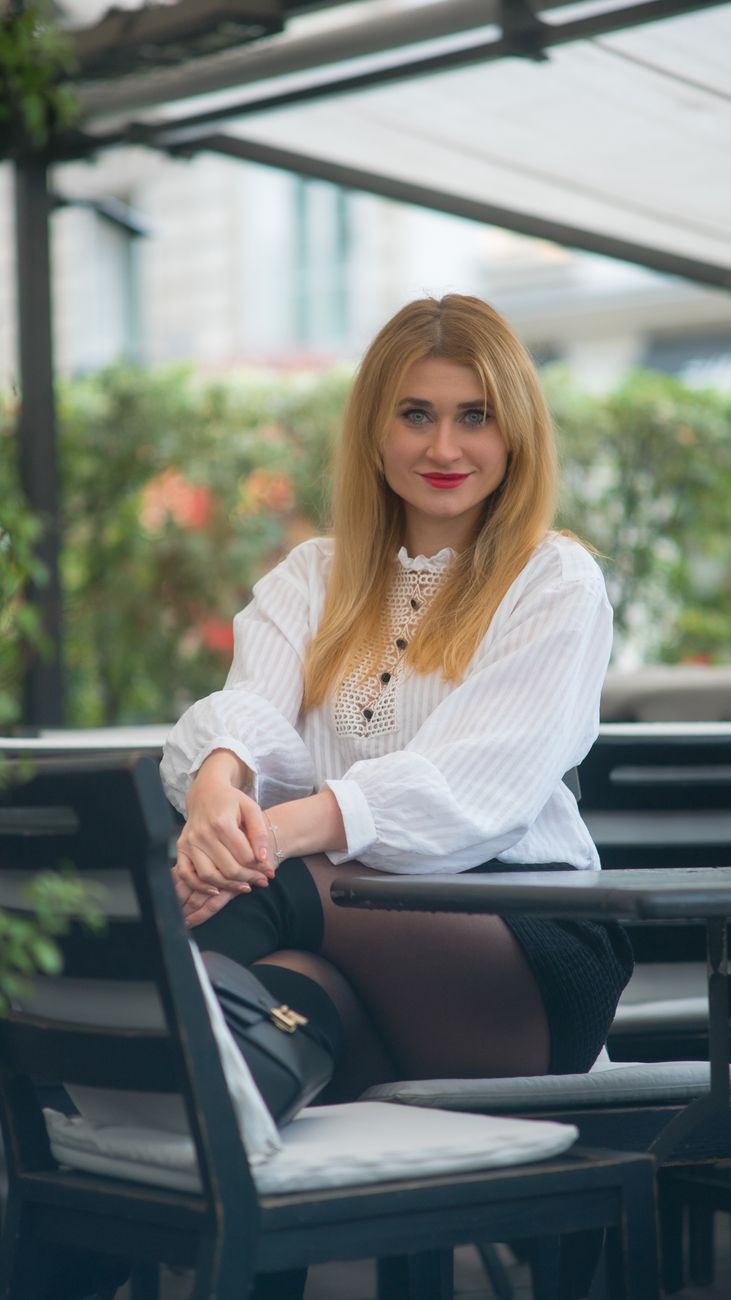 Elevă din Onești cu mesaj de angajare pe Facebook Elevă din Onești cu mesaj de angajare pe Facebook